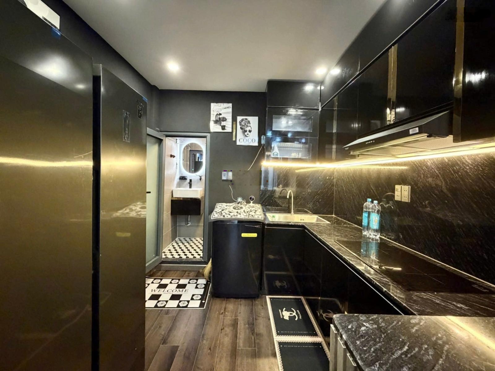 Ngã tư hàng xanh - khu d, bình thạnh - 24m2 - full nội thất - 3.8 tỷ.