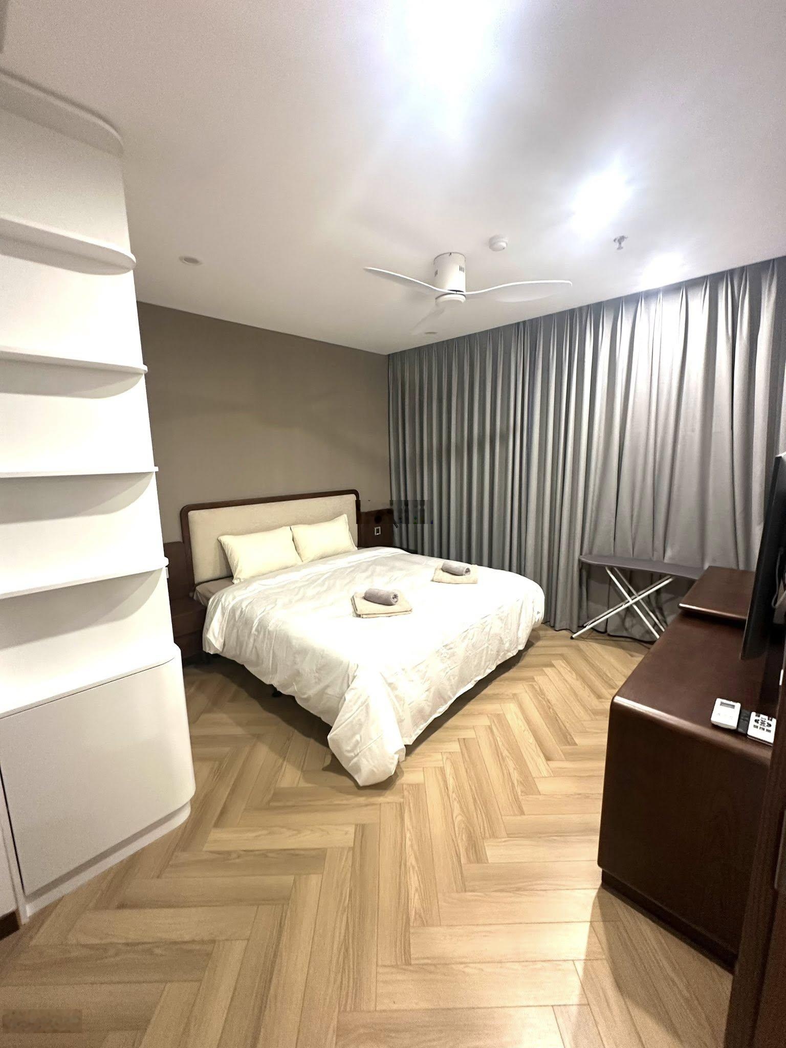 Bán tòa aparment cao cấp phố Liễu Giai 140m2 9 tầng mới tinh 8m mặt tiền đấy đủ PCCC, GPXD 90 tỷ