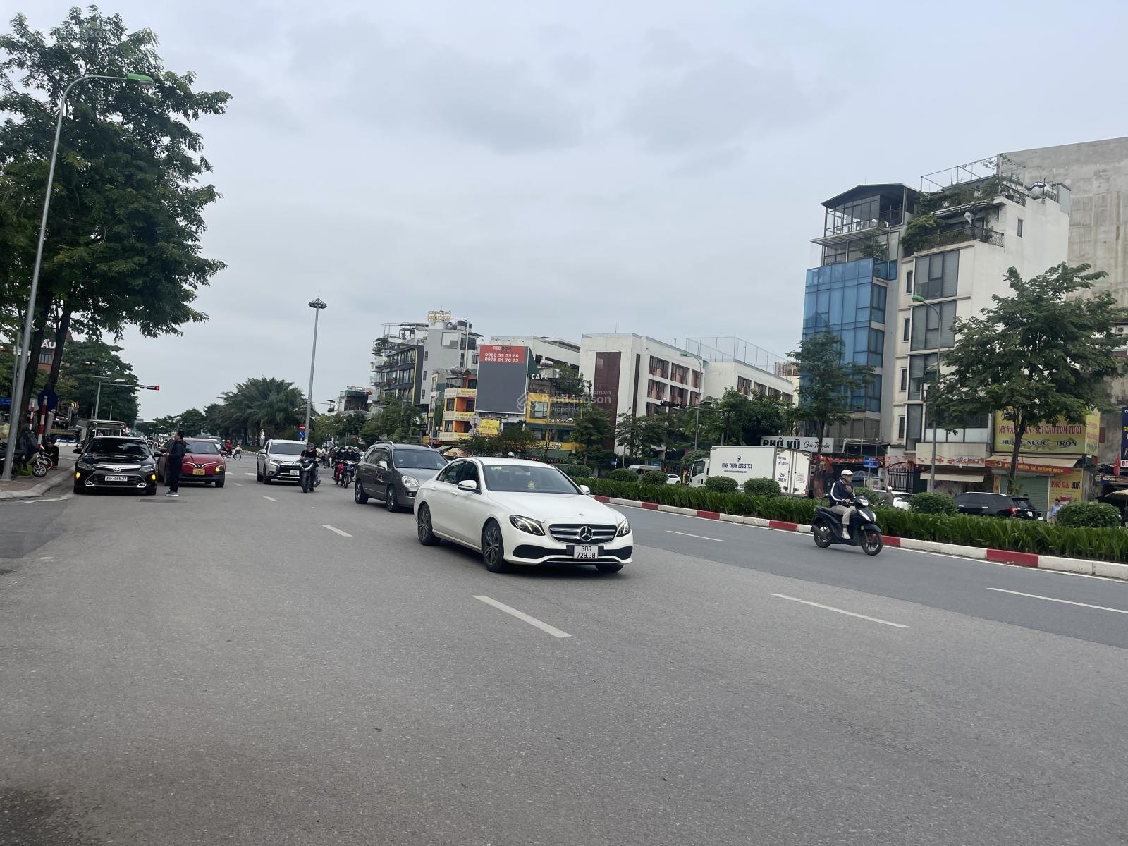 Siêu mặt tiền 8.3m,diện tích 86m,4 tầng,trung tâm quận Ba Đình,xe tải tránh,giá nhỉnh 30 tỷ