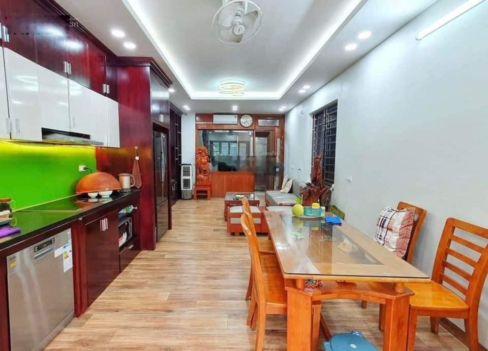 Bán nhà mặt ngõ Văn Cao, Ba Đình, phân lô, 2 ô tô tránh, gần phố, kinh doanh tốt. Giá 17.6 tỷ