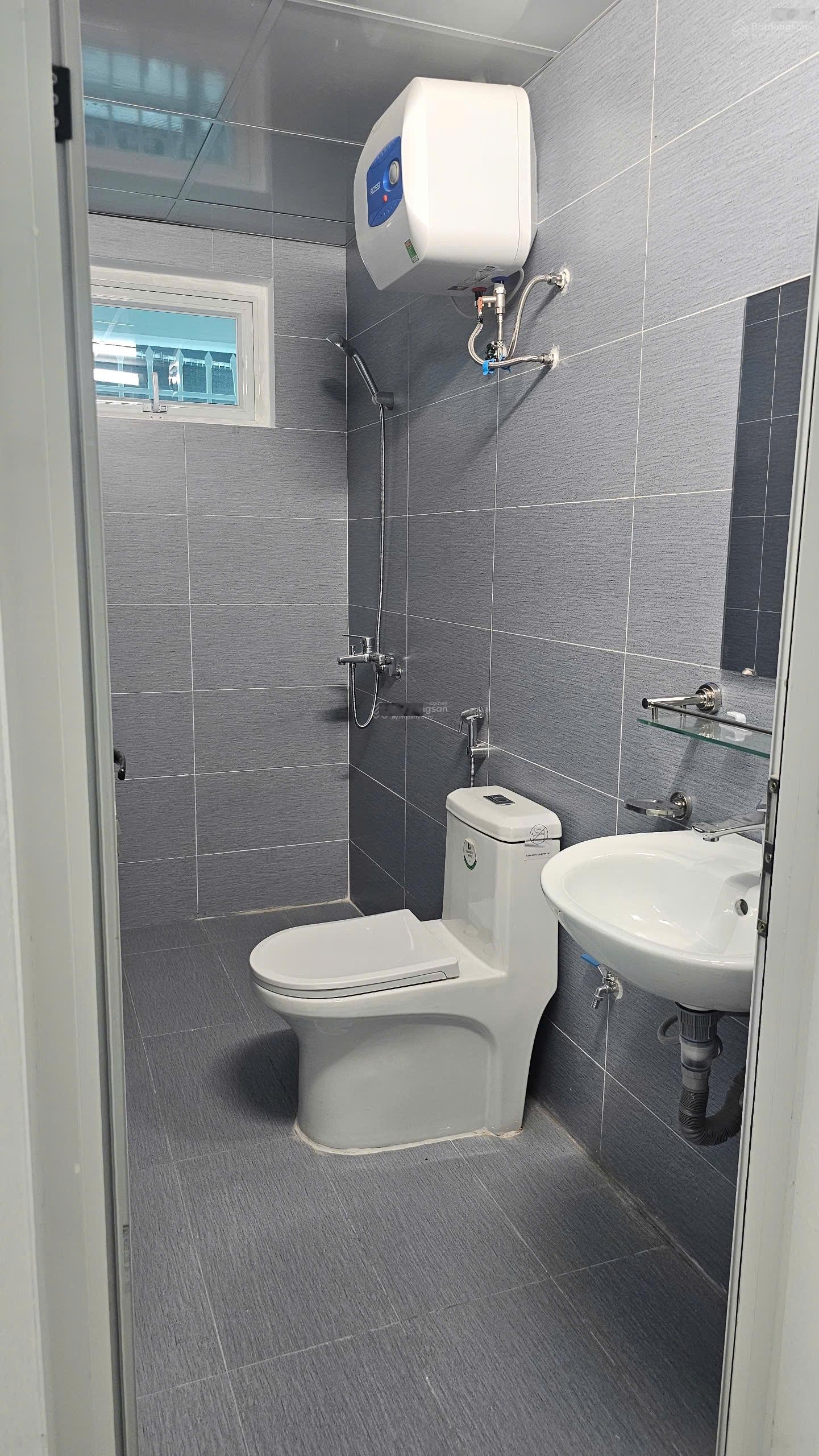 Cho thuê 04 nhà nguyên căn mới xây, 1 tầng có gác xép, diện tích từ 55m2 đến 70m2, 5,5tr/tháng