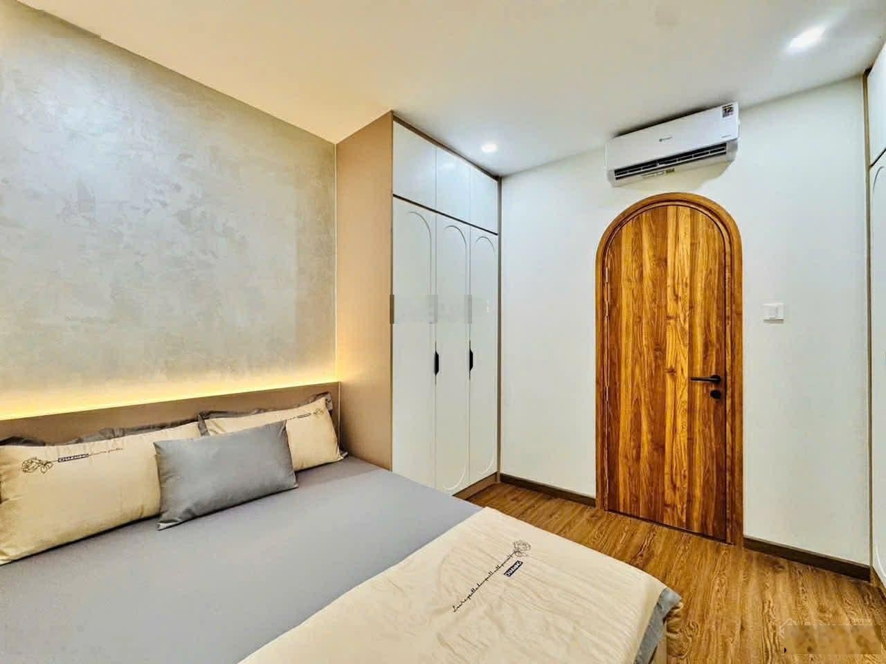 Siêu phẩm góc 2 mặt hẻm ngô tất tố, bình thạnh giáp q1, dt 26m (3.3 x 8.2) 2 tầng 2pn