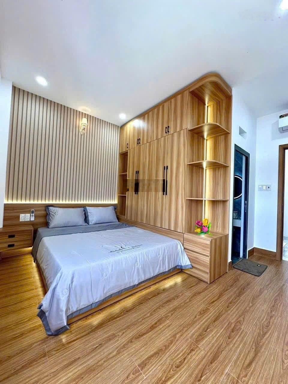 Chuyển công tác bán nhà đang cho thuê 25tr Bạch Đằng-Bình Thạnh.GIÁ 3TỶ290/ 74,4m2.Gần Chợ Bà Chiểu