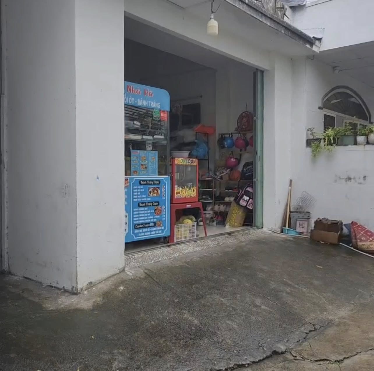 Nhà cấp 4 gác lửng 70m2 hẻm ô tô thoải mái, ngay trung tâm Nha Trang