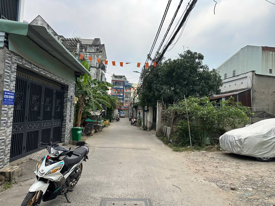 Siêu phẩm nhà 3 tầng tại Hiệp Bình Chánh, Thủ Đức, đường xe tải rộng rãi