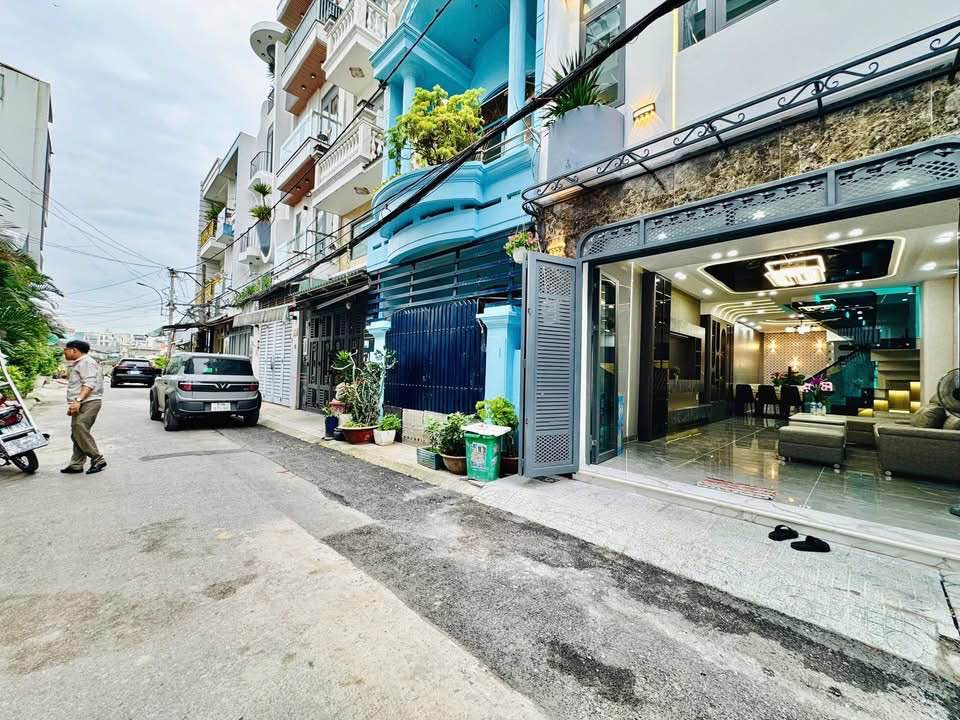 Bán nhà Gò Vấp, hẻm xe tải thông thoáng, 1 trệt 3 lầu full nội thất xịn sò