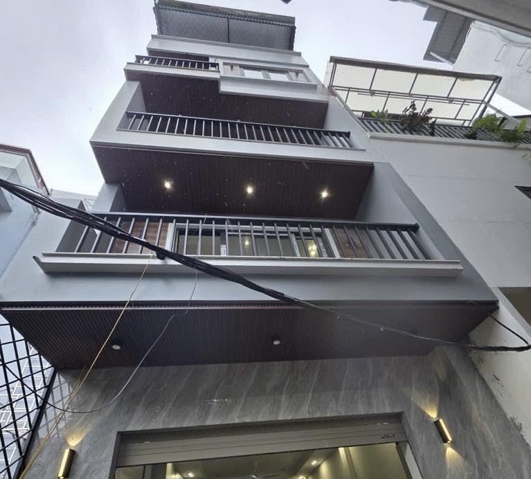 Nhà mới Nguyễn Văn Cừ 45m2, 5 tầng, ngõ nông gần ô tô, giá 9 tỷ sổ đỏ trao tay
