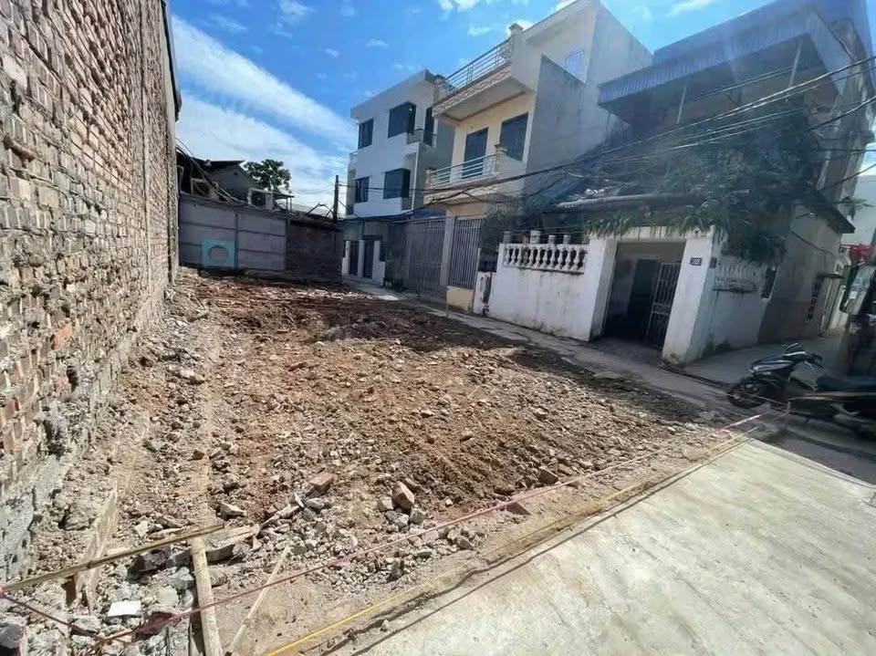 Bán đất ngõ Đường Kênh, xe vào tận nơi, giá hấp dẫn