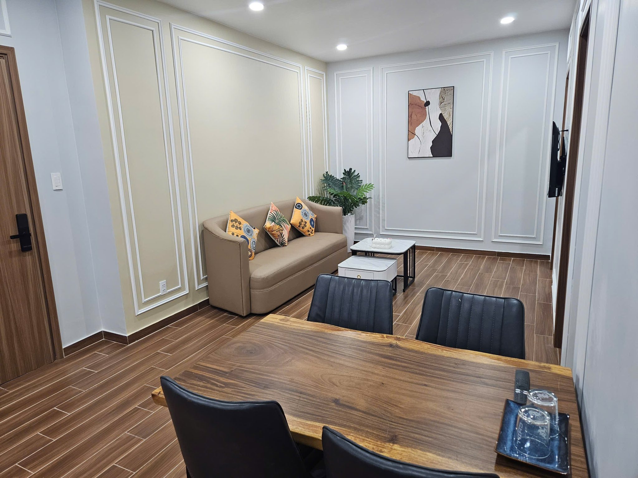 Cho thuê căn hộ cao cấp trung tâm Đà Lạt, tiện nghi đầy đủ