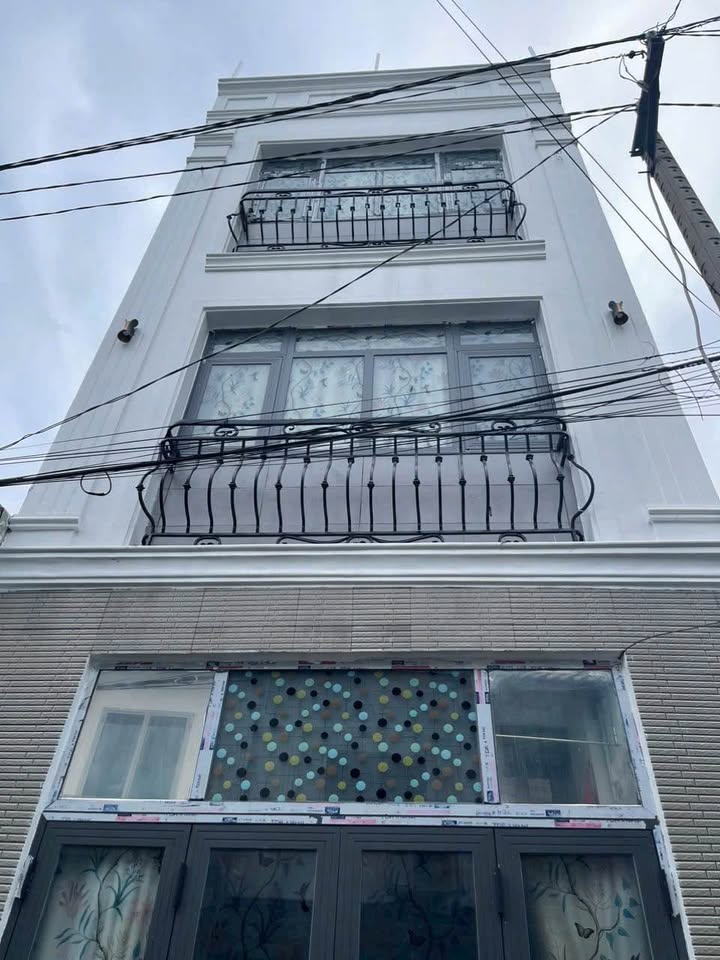 Chớp ngay cơ hội sở hữu siêu phẩm nhà 3 tầng, nội thất xịn sò tại đường Hiệp Thành 17