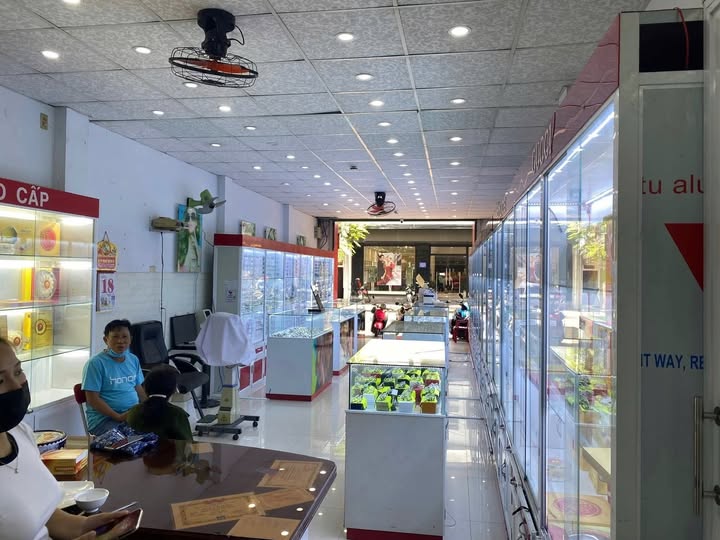 Bán nhà mặt tiền Trần Hưng Đạo, Quy Nhơn, vị trí kinh doanh sầm uất