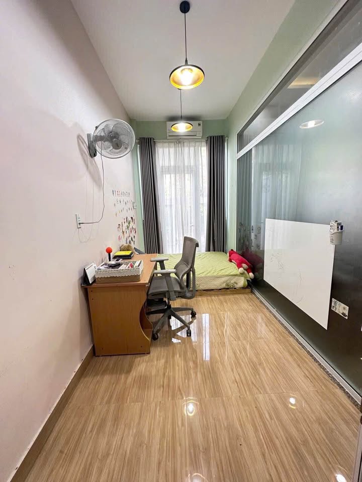 Bán nhà mặt tiền Nguyễn Hữu Cảnh, 120m2, ngang 7.5m, hướng Đông Nam