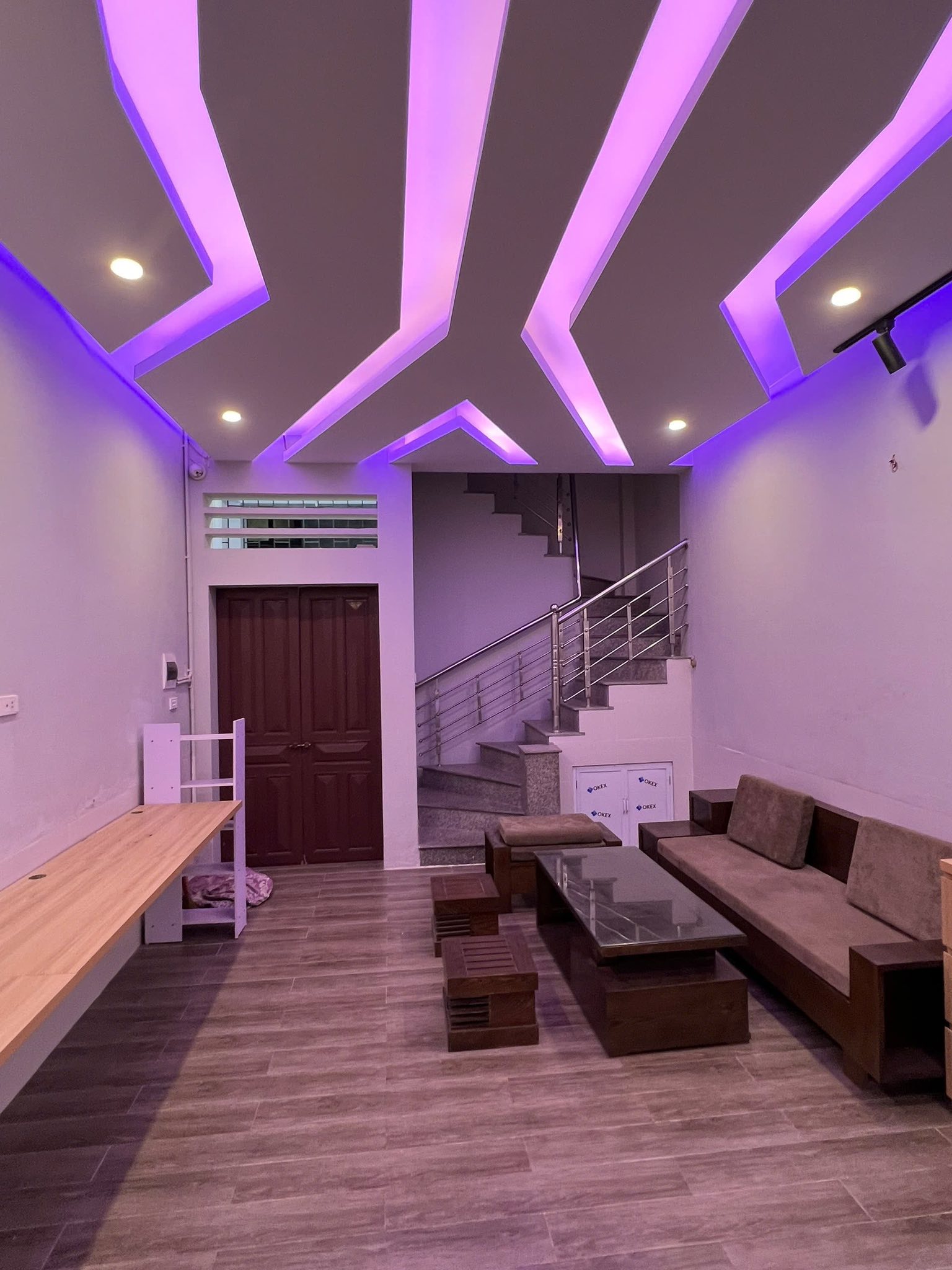 Cho thuê nhà nguyên căn 2 tầng, 1 phòng ngủ to, gần phố Vũ Trọng Phụng