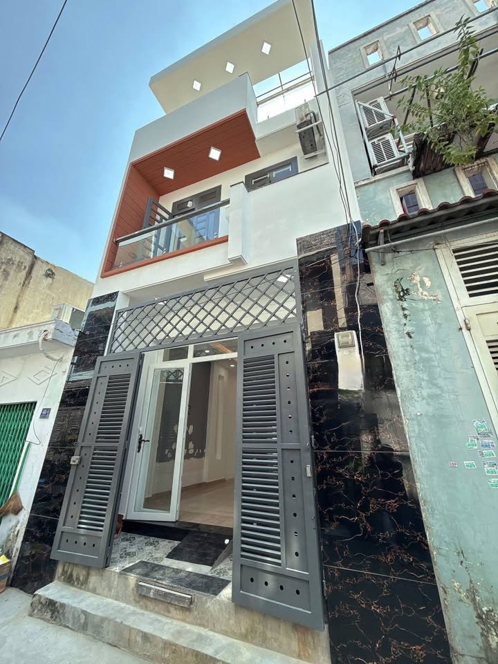 Cơ hội sở hữu ngay căn nhà mới tinh, sẵn sàng đón chủ nhân mới tại Bình Tân