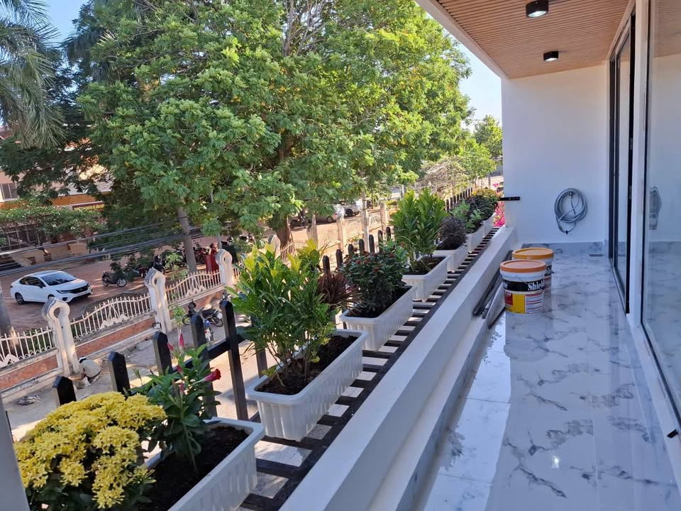 Nhà mặt tiền đường Tô Hiệu, trung tâm Phan Rang, ngang 8m, 330m2 sàn, 6 phòng ngủ, giá chỉ 7,5 tỷ