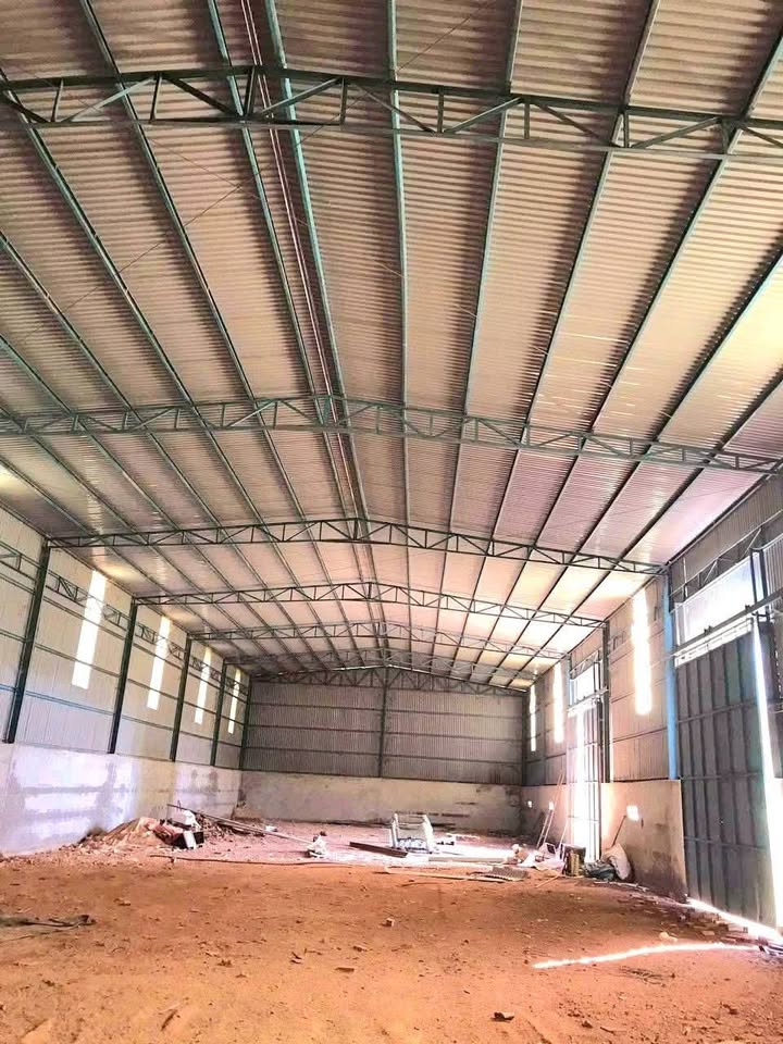 Bán đất SKC diện tích 2000m2 tại Tân Phước, Đồng Phú, Bình Phước, có sẵn nhà xưởng, nhà điều hành