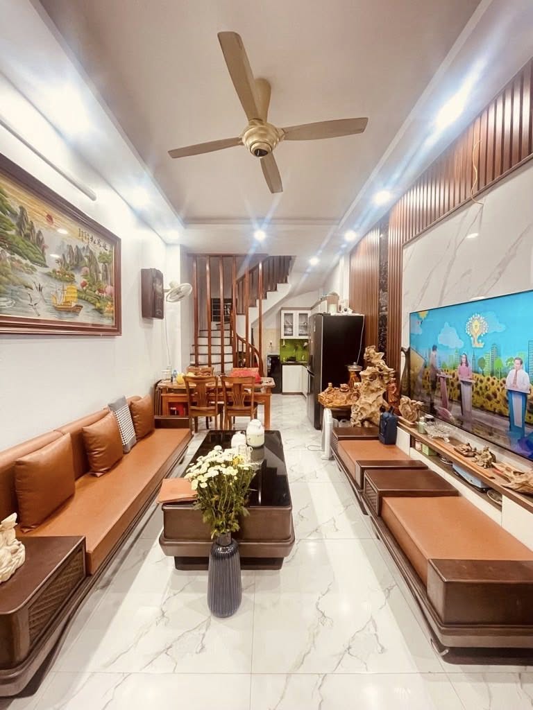 Bán nhà dân xây độc lập, 35m2, 5 tầng, gần phố Xuân Đỉnh, ô tô tránh, giá 10.3 tỷ