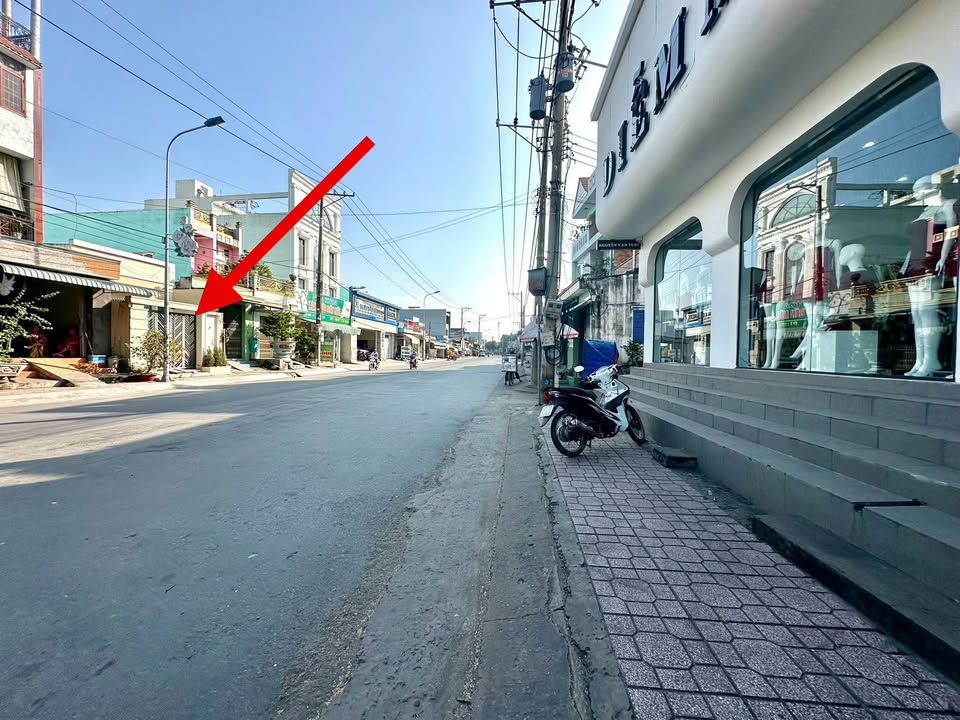 Nhà mặt tiền khu công nghiệp Thuận Đạo, Long An, giá sốc chỉ 3,99 tỷ, kinh doanh đỉnh cao