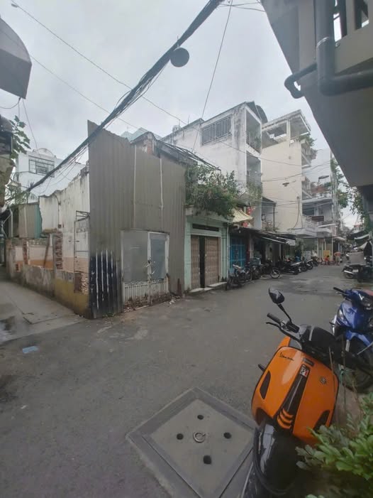 Bán nhà căn góc, hẻm ô tô hơn 5m, diện tích 3,5x11m, giá hơn 8 tỷ