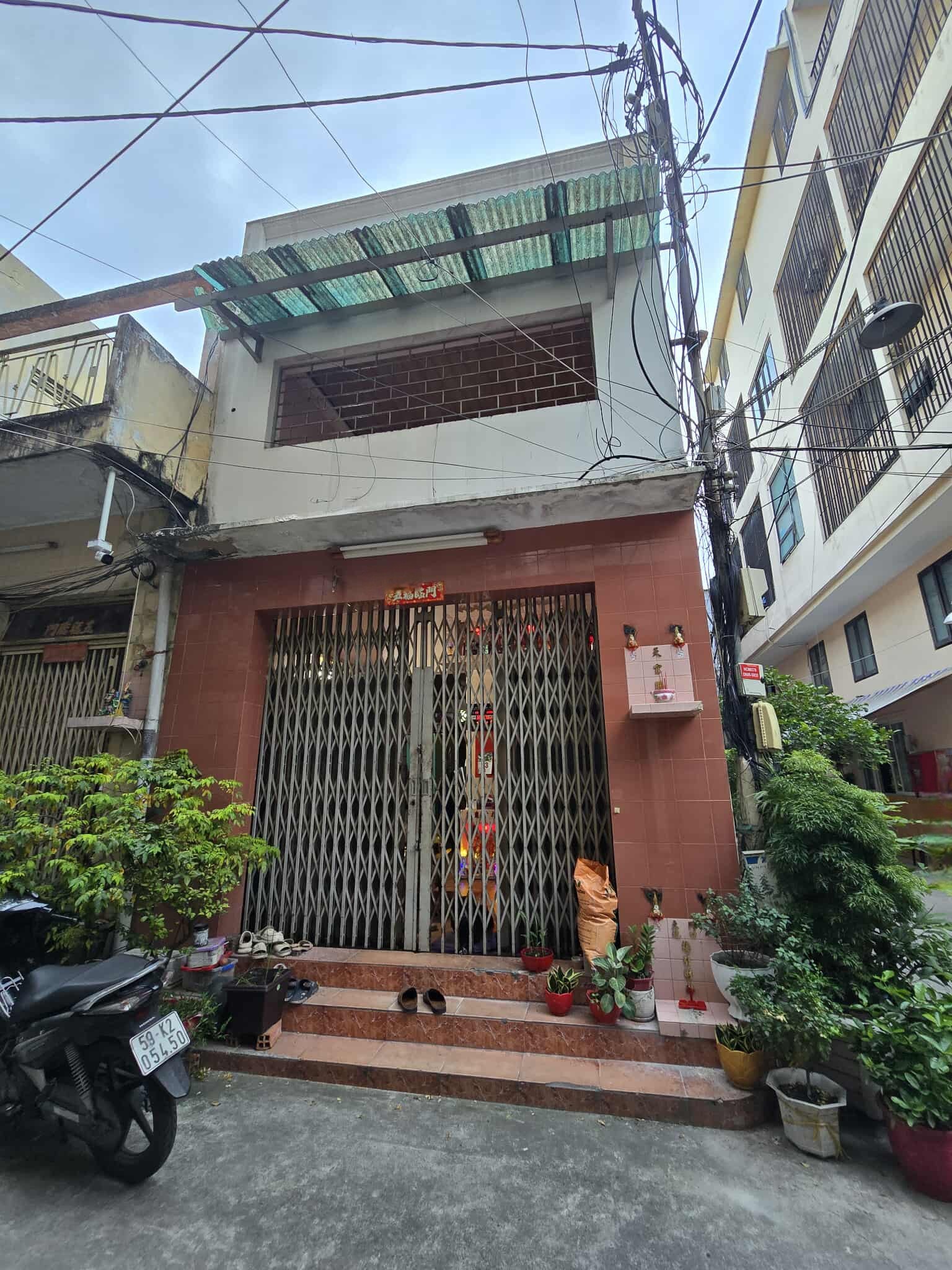 Nhà 2 mặt hẻm Lê Quang Sung an lành ngay bến xe chợ lớn, Quận 6