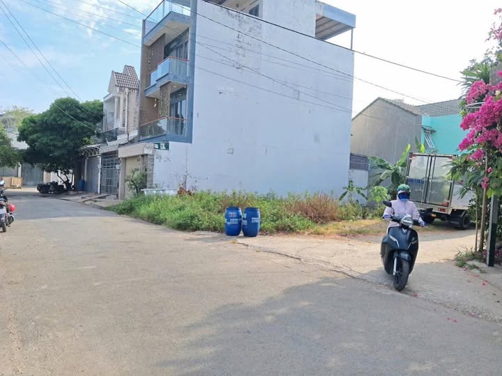 Bán đất góc 2 mặt tiền nhựa dự án Nguyễn Tùng, Hóoc Môn