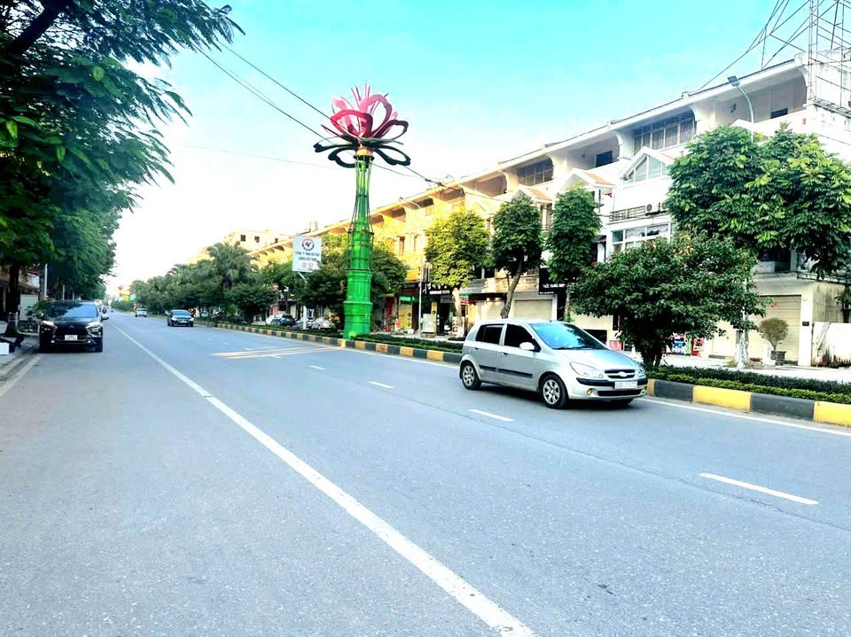 Nhà 3 tầng khu đô thị chùa Hà Tiên, kinh doanh phát tài, giá nhỉnh 11 tỷ