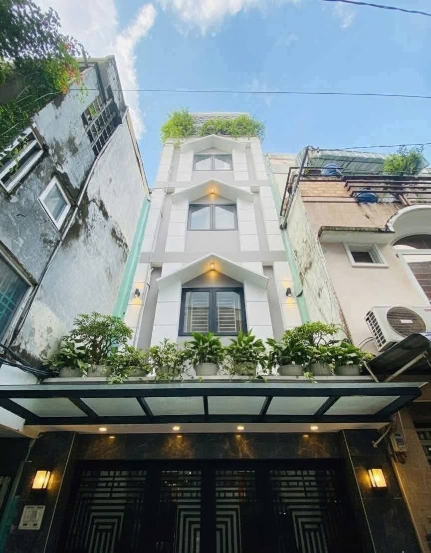 Nhà riêng 3 phòng ngủ hẻm Lý Chính Thắng, Quận 3, giá tốt