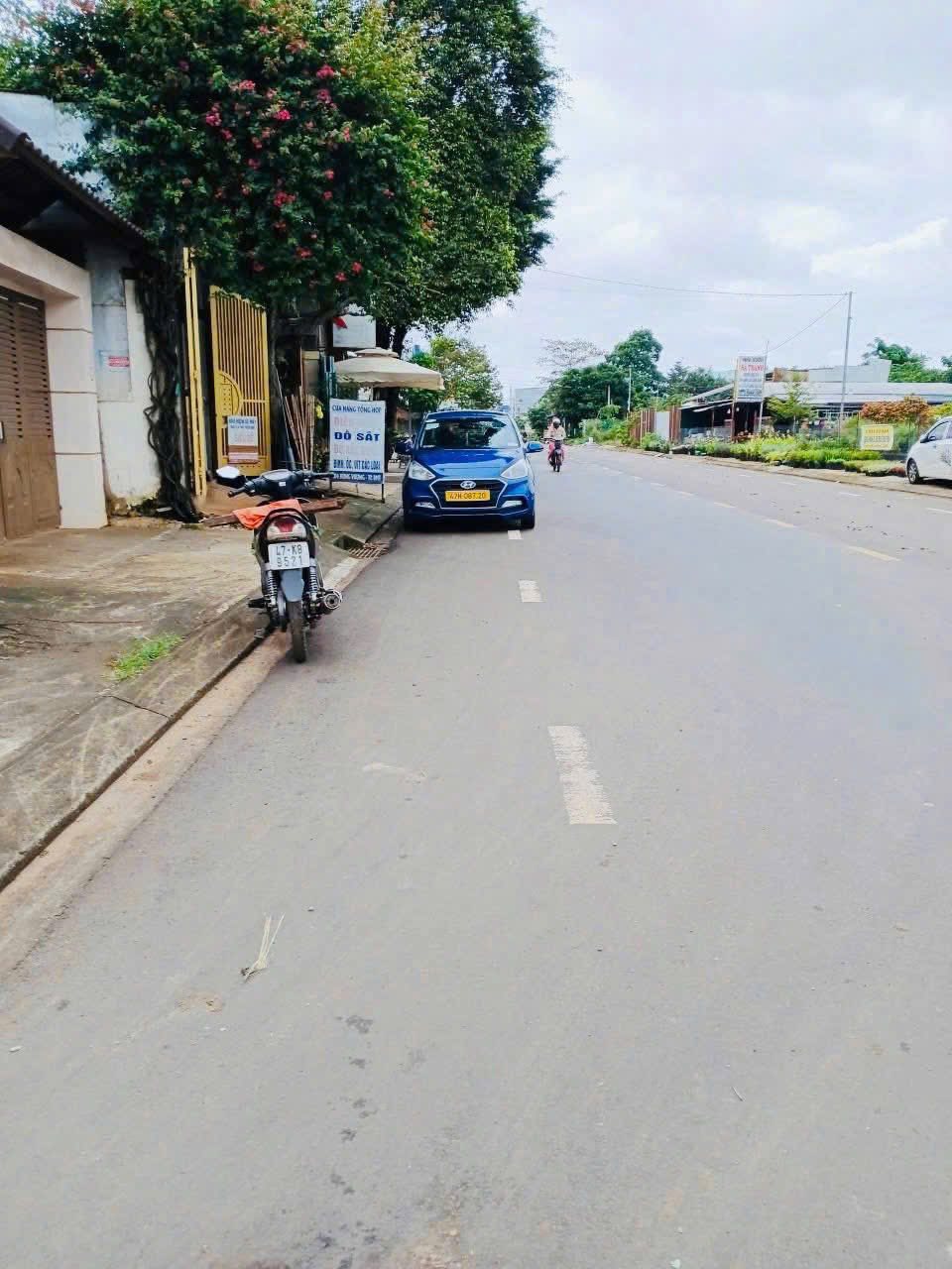 Nhà 5x20m Hùng Vương, Đắk Lắk, giá 2.5 tỷ, thổ cư 67m2 - mua ngay kẻo lỡ