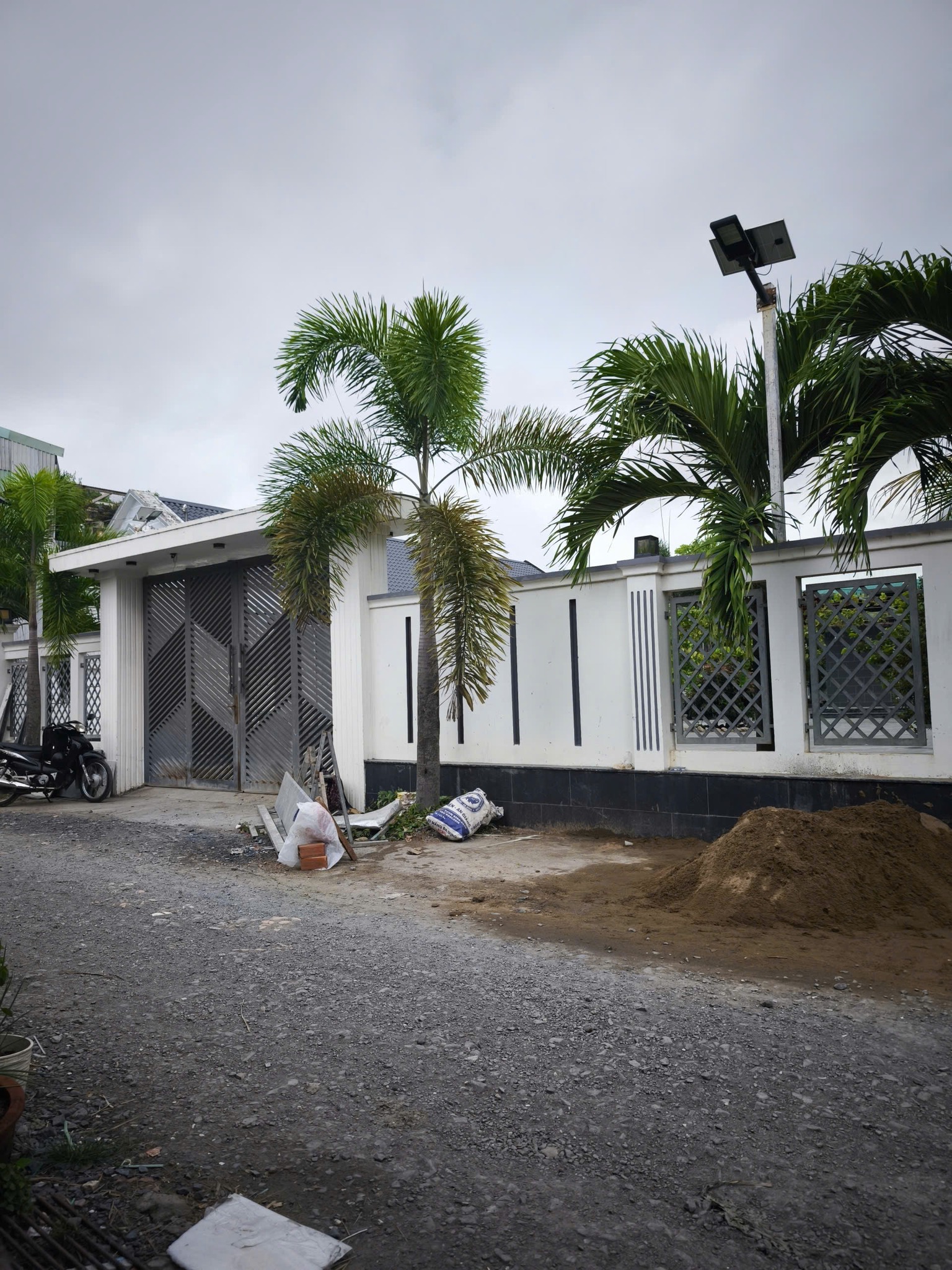 Nhà vườn Mỹ Hòa, Long Xuyên, mặt tiền 21m, nở hậu, ô tô vào thoải mái, giá chỉ 10 tỷ