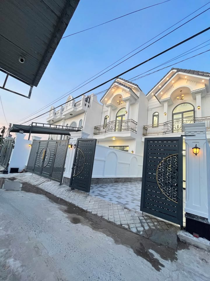 Bán nhà mái thái phường 3, Vĩnh Long, thiết kế hiện đại, vị trí trung tâm