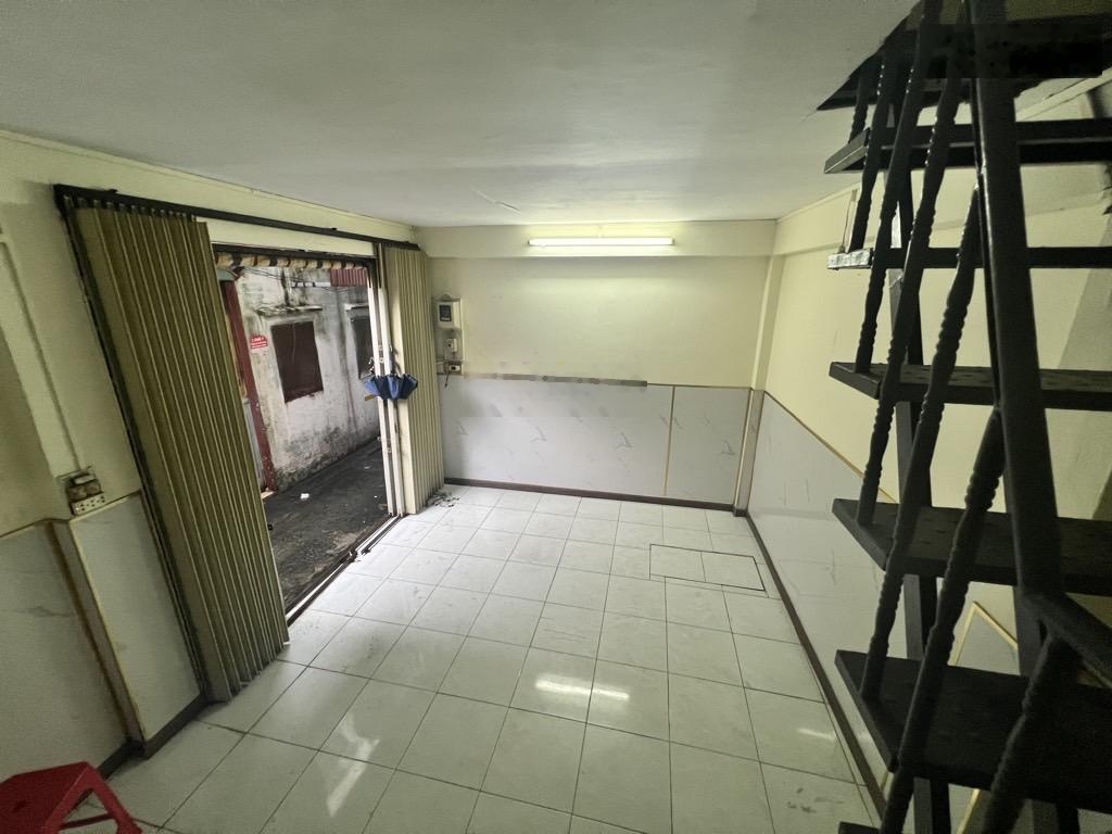 Bán nhà Gò Vấp 2.1 tỷ TL, 6x4m, Đường Thống Nhất, 2 tầng ở ngay, hẻm ô tô sát nhà