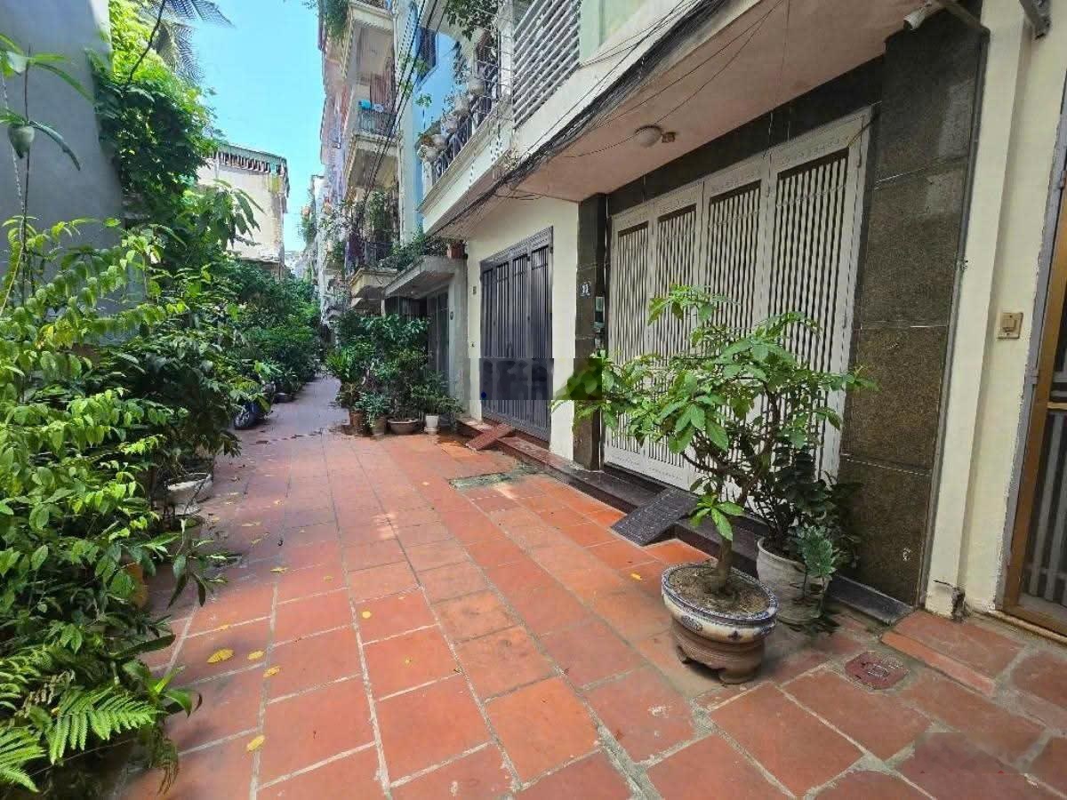 Bán nhà phố Hoàng Hoa Thám 70m2, 4 tầng, 13 tỷ