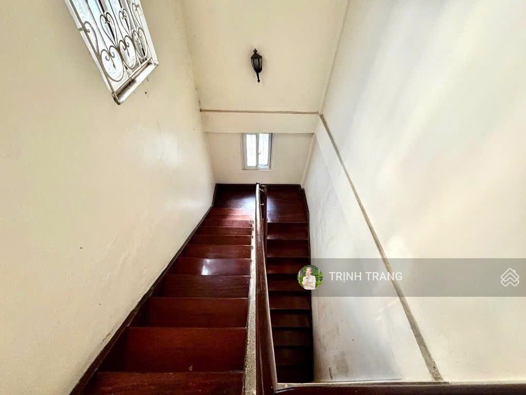 [hiếm] nhà đẹp vĩnh phúc ô tô đỗ cửa nở hậu 2 thoáng chỉ 13. tỷ