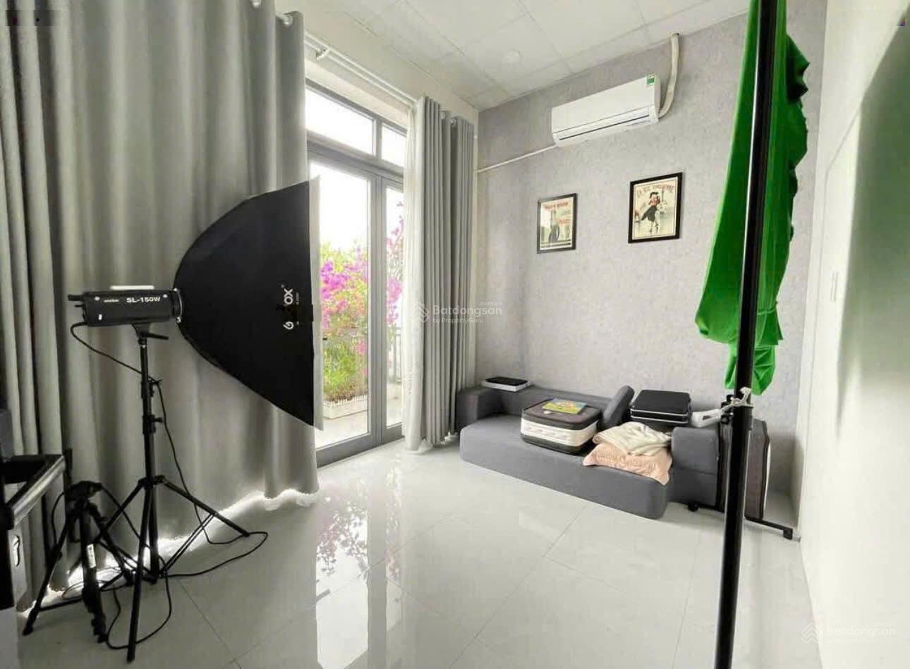 Bán gấp nhà 1 trệt 1 lầu 120m2 - sổ hồng riêng giá 1 tỷ 650 (còn TL)