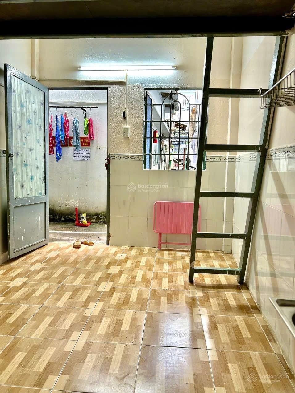 Phòng gác lửng có máy lạnh chỉ 2tr8