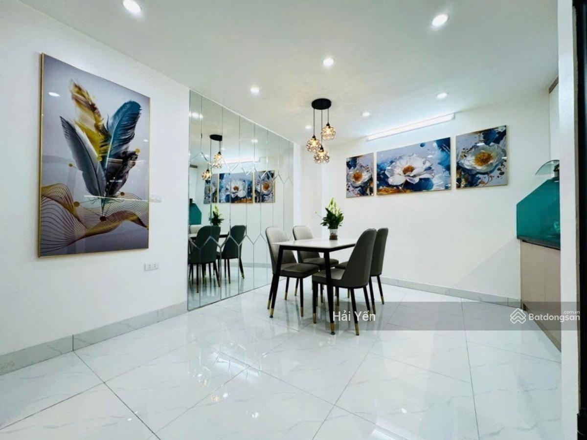 Cần bán nhà khu 7,2ha Vĩnh Phúc, Ba Đình, Hà Nội. DT: 45m2, nhà 3 tầng, 4 ngủ, giá 7,95 tỷ