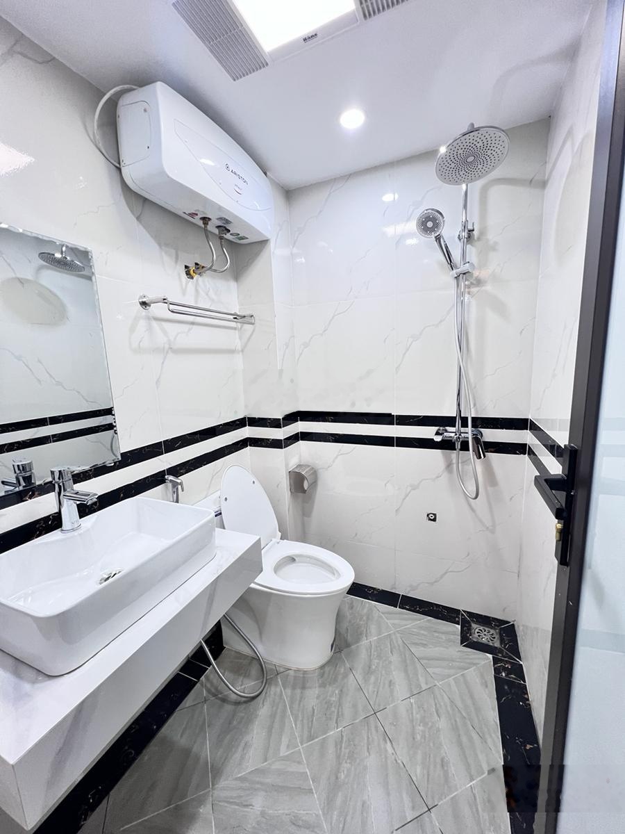 Chỉ có thể là ngon! Ngõ thông, ba gác chạy, dân xây KCBT chắc chắn, tặng NT, ở ngay, 43m2*5T