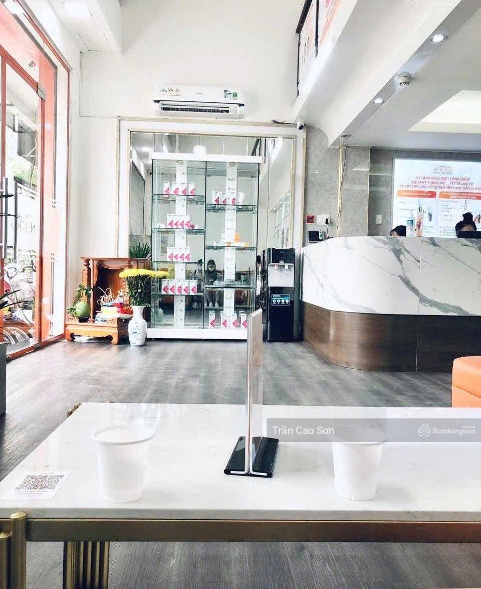 Cho thuê nhà 179 Đường 3/2, Quận 10. DT: 8x8m - 5 tầng thang máy. Giá 65tr/tháng LH 0908569794 Sơn