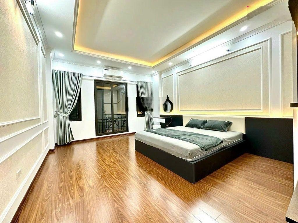 Bán nhà phố Ngọc Khánh - 5 tầng - nhà đẹp ở ngay - 30m ra phố