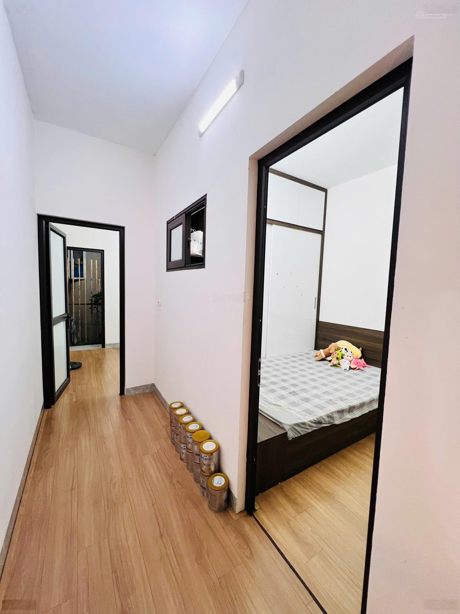 Chính chủ bán nhà Âu Cơ 33m2, MT 3.9m gần chợ hoa Quảng An, giá 2.7 tỷ