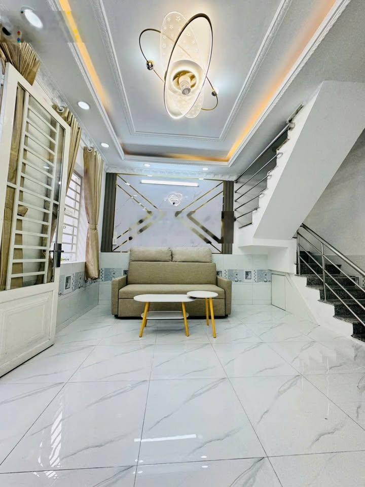 Cô Chín cần bán gấp nhà đ. Nguyễn Trãi P.3 Q.5 giá chỉ 2 tỷ 790tr/60m2, hẻm 7m.