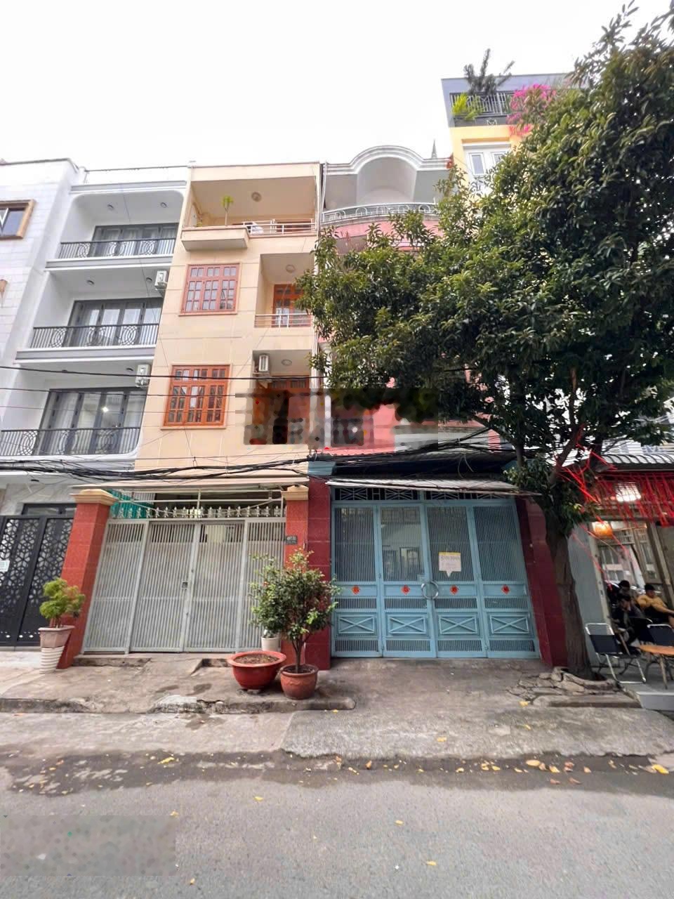 Cho thuê nhà hẻm xe hơi 497 đường Sư Vạn Hạnh, P12, Q10. DT: 4.5x16m. 4 tầng. Giá 35tr