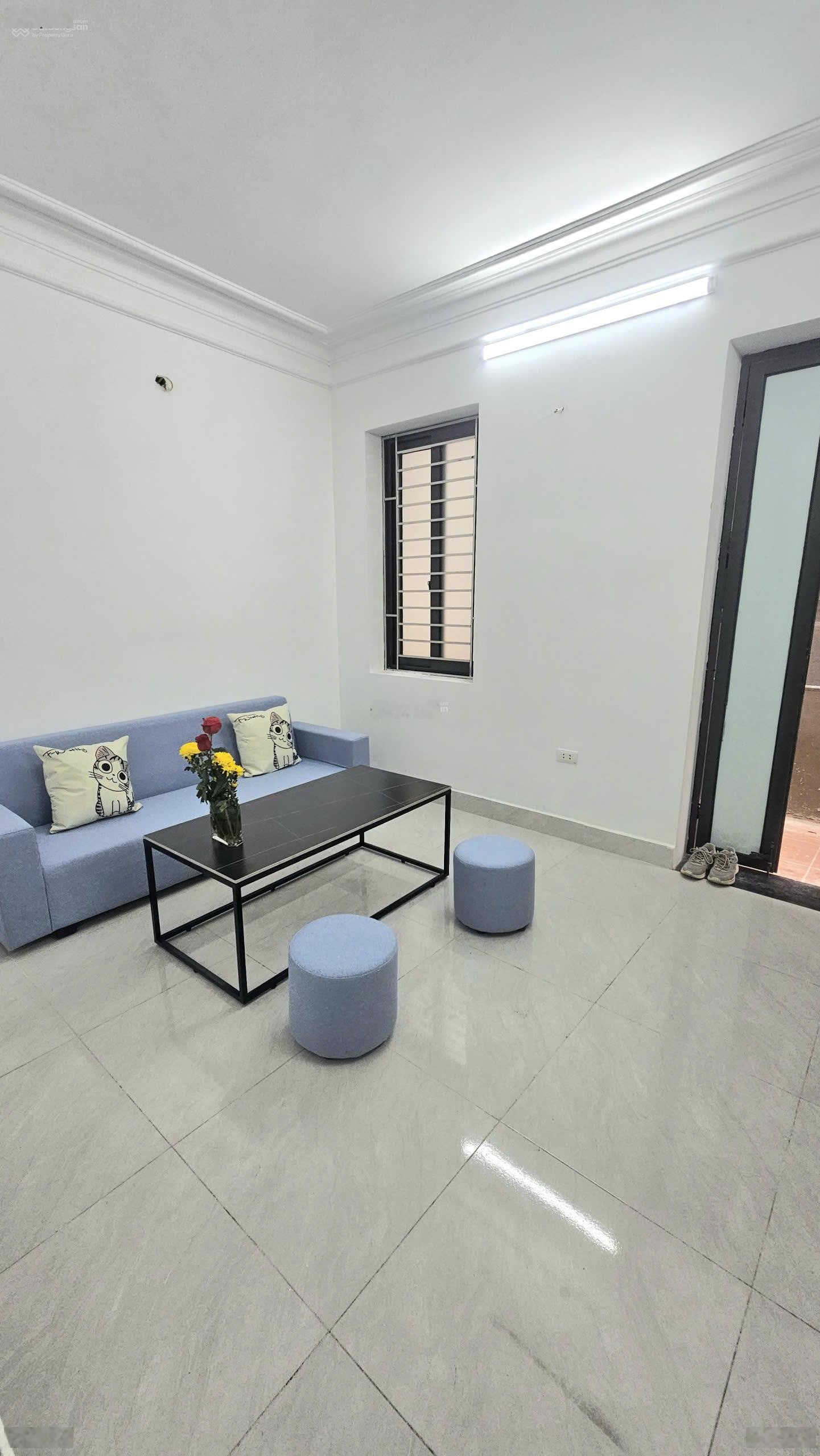 Nhà không quy hoạch Lĩnh Nam, Phường Vĩnh Hưng, 30m2, 3 tầng, 3.3 tỷ