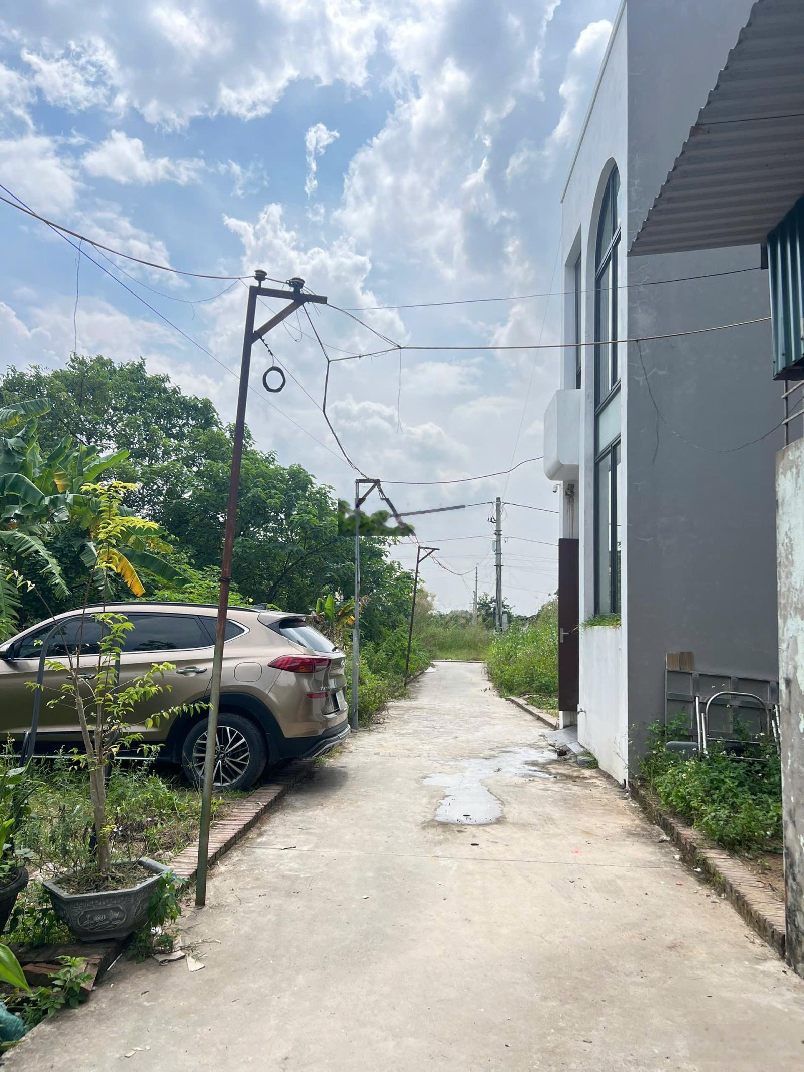 Bán nhà tại TT. Quang Minh, 3,8 tỷ, 57m2, 2PN, 2WC, 2 tầng