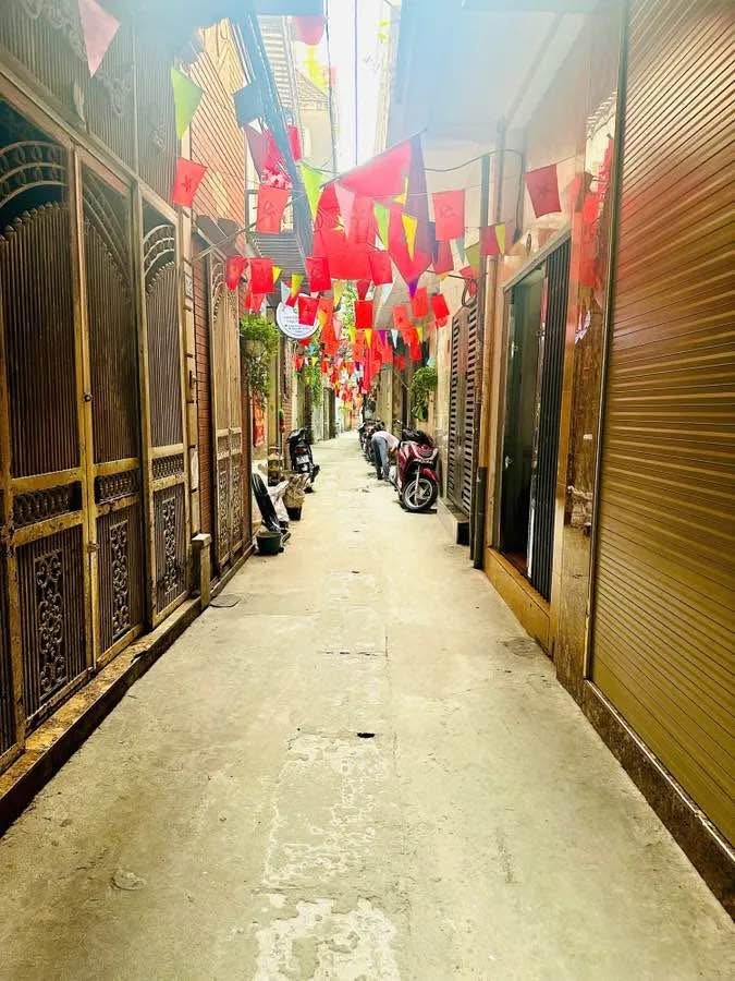 Bán nhà Thụy Khuê, Tây Hồ, 4 tầng, mặt tiền 3.5m, gần phố, dân trí cao