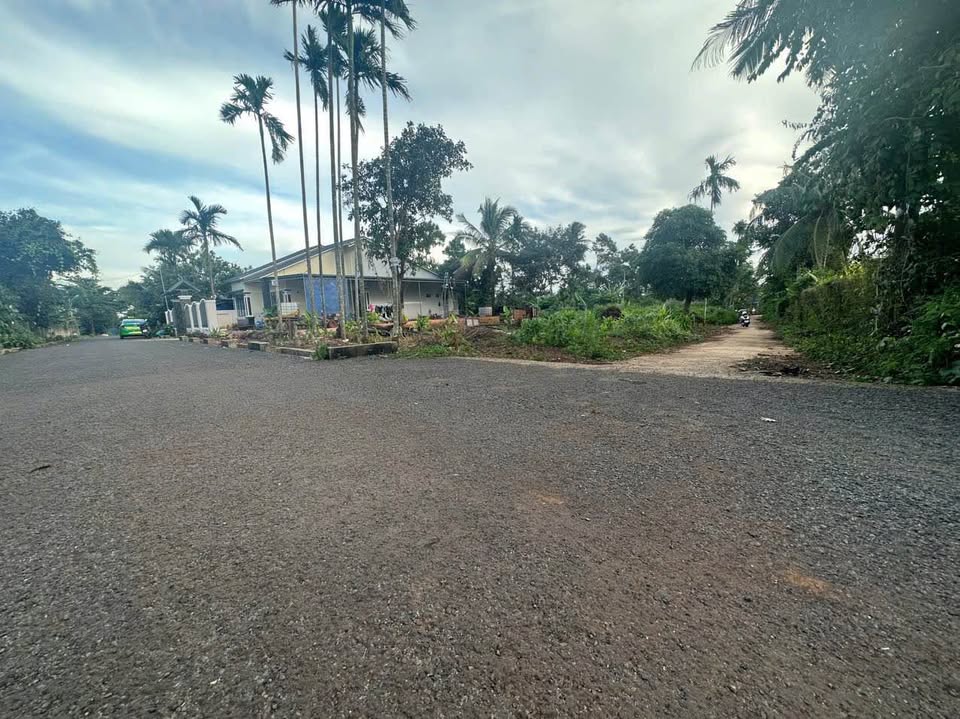 Bán đất thổ cư 2 mặt tiền tại Hòa Thắng, diện tích 20m x 21m, giá 3,5 tỷ