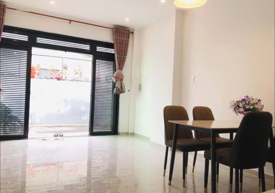 Nhà 4 tầng "sang chảnh" Trương Công Định, Vũng Tàu, ô tô vào tận nhà, view ban công "chill"