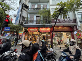 Cho thuê nhà mặt phố Hàng Bông, Hoàn Kiếm: Diện tích 105m2/sàn, mặt tiền 6m, giá chỉ 85 triệu/tháng!