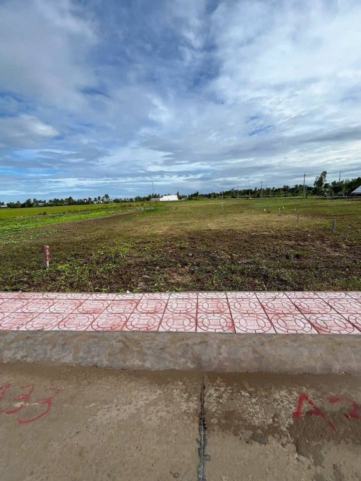 Đất Thạnh Lộc 200m2 full thổ, ô tô vi vu, giá hời 655 củ