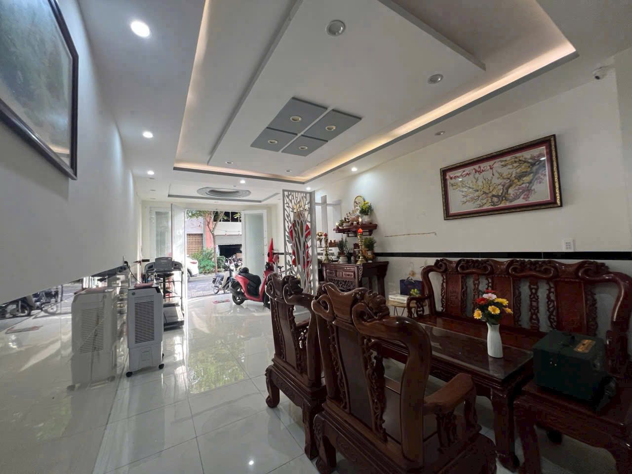 Nhà lầu mặt tiền đường Phạm Hữu Chí, ngay trung tâm Thành phố Bà Rịa, cách Chợ Bà Rịa chỉ vài bước chân